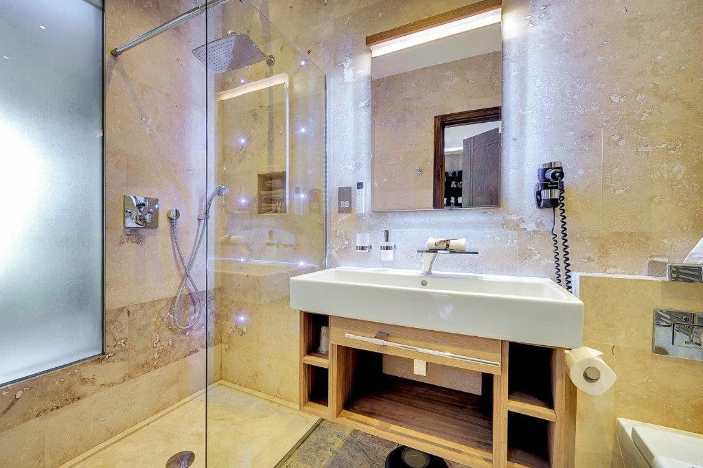 سوبوت Mala Anglia Deluxe Rooms & Spa المظهر الخارجي الصورة